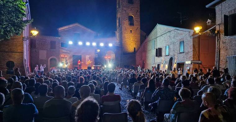 Il Petrella scende in piazza: Ghemon