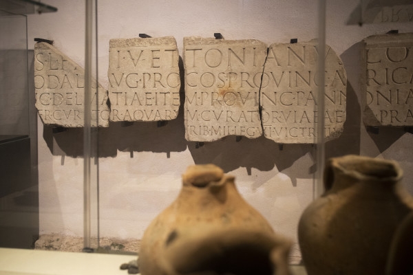 Le voci della pietra Viaggio tra le epigrafi