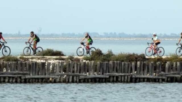 Una pedalata in città e sui lidi