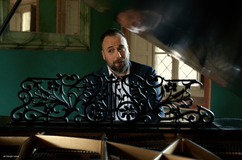 RAPHAEL GUALAZZI