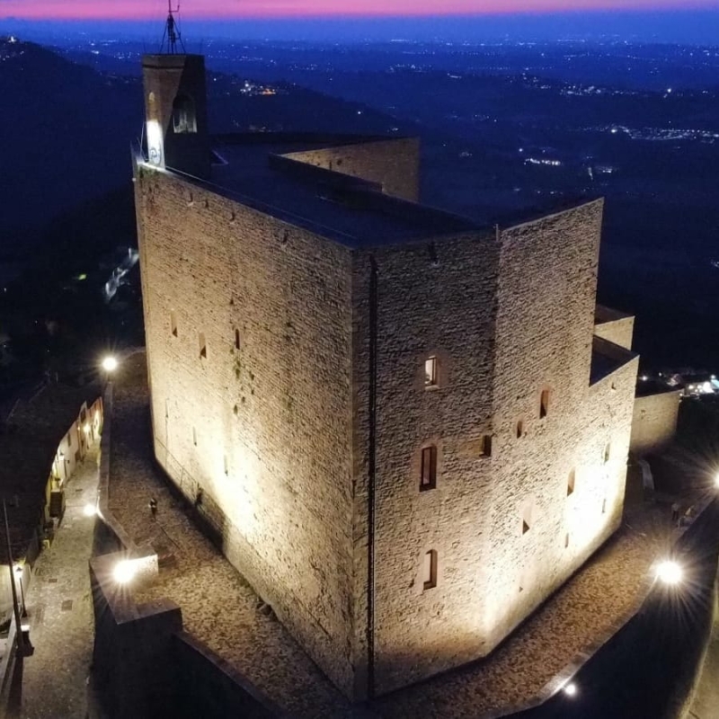 LA ROCCA DEGLI ETERNI AMANTI. Serata sull'affascinante mondo del paranormale di Compagnia di Ricerca