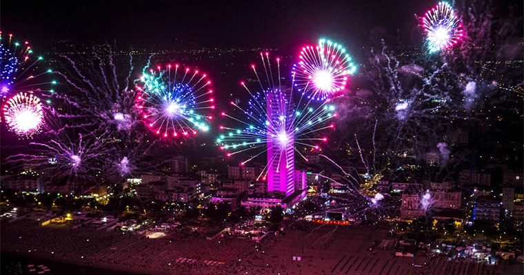 Cesenatico accende La Notte Rosa
