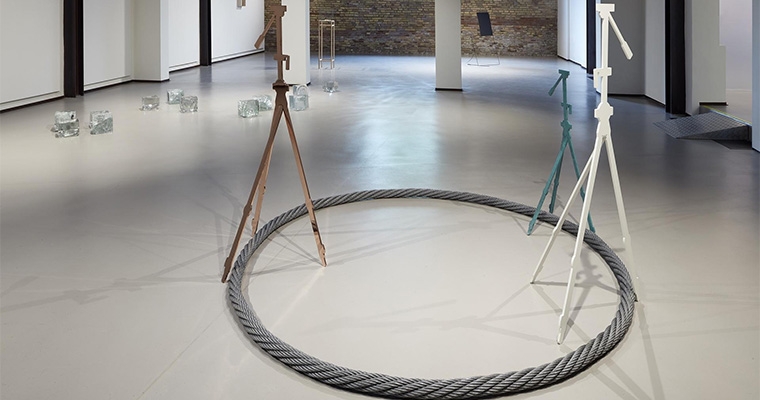Continuo infinito presente. Attualità della scultura