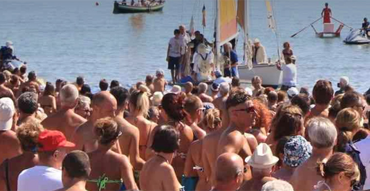 Cervia, la spiaggia ama il libro e Ferragosto con gli autori