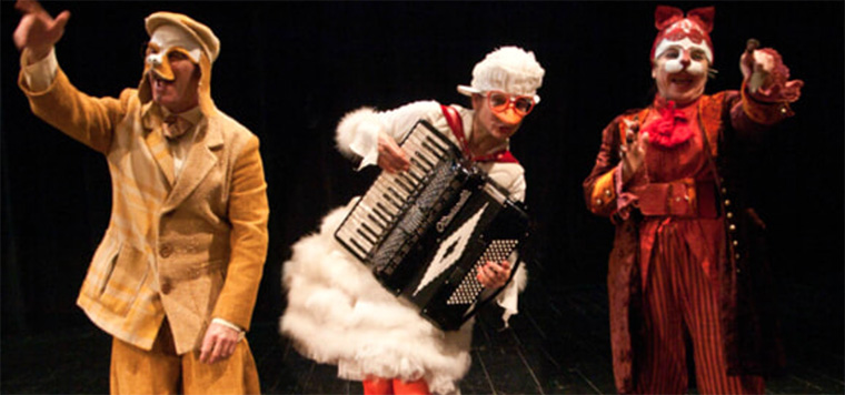 Proseguono gli appuntamenti della domenica a teatro... Con mamma e papà