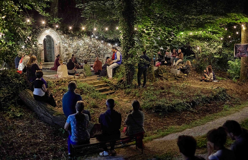 A piedi nudi sulla terra