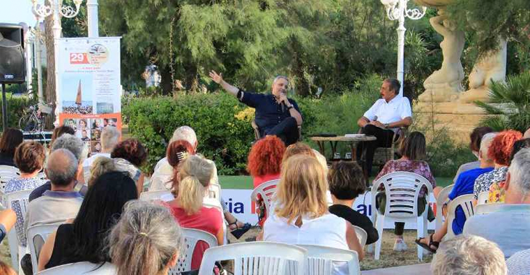 Cervia, la spiaggia ama il libro