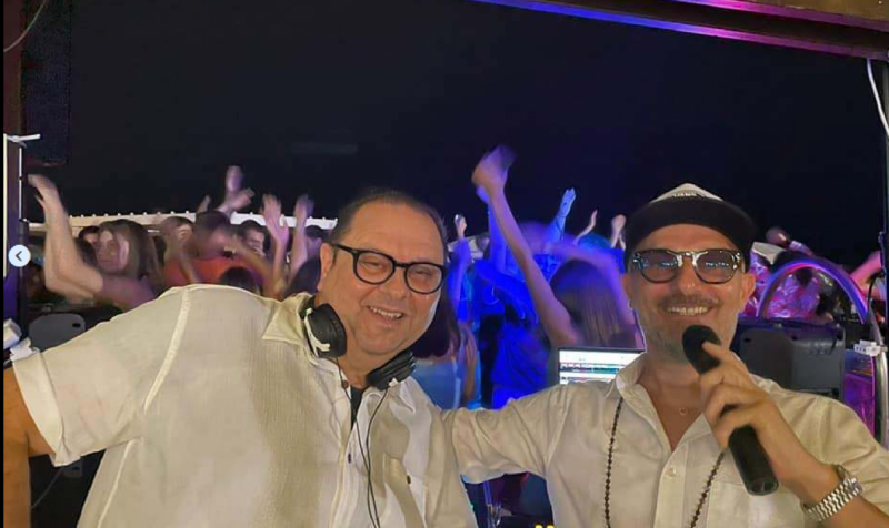 Dj Set Space Invaders & Mattia Vocalist