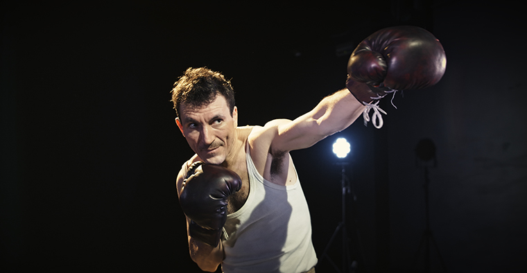 I pugni di Denis Campitelli alla Casa del Teatro di Faenza
